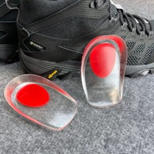 Röda hälkuddar för trötta hälar