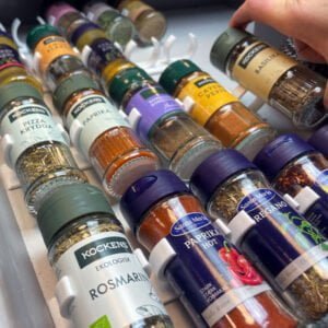 Självhäftande kryddställ för lådor