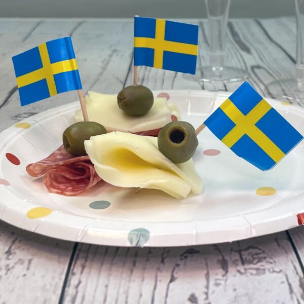 cocktailflaggor med svenska flaggan