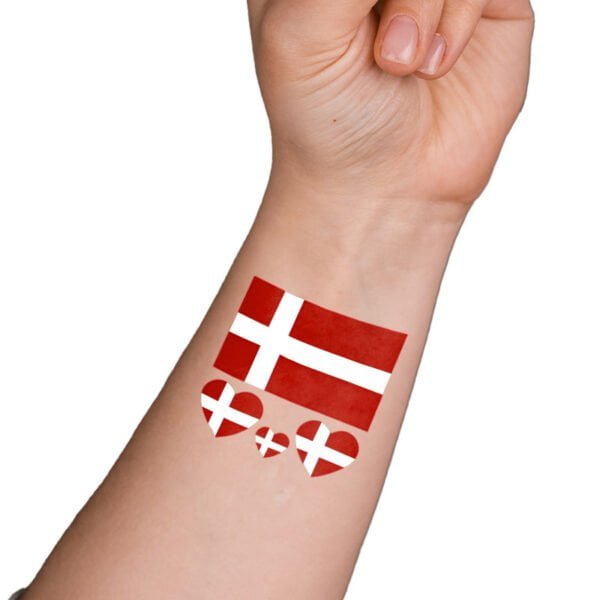 tillfällig tatuering danska flaggan på underarm