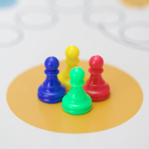 spelpjäser fia med knuff